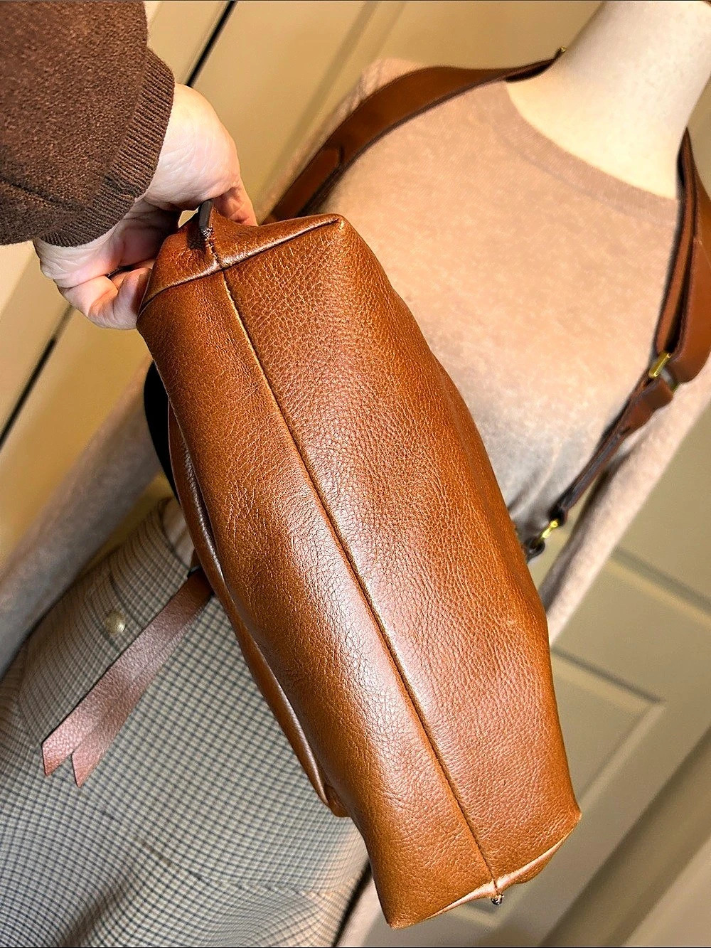Fossil Maya Hobo Brown Crossbody Bag - Picture 10 of 16